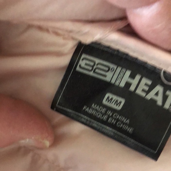 Light weight and packable down filled jacket - Picture 3 of 12